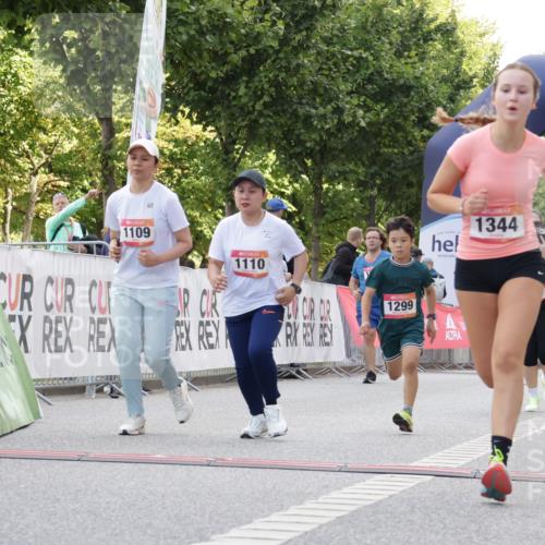 06.09.2026 - CURREX Alsterlauf Yannick Fuchs http://msf.ph/oto/10230688 06.09.2026 11:55:59 Ziel 1072, 1109, 1110, 1149, 1299, 1344, 8042, 8103, 8251, 8346 meine-sportfotos.de