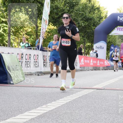 06.09.2026 - CURREX Alsterlauf Yannick Fuchs http://msf.ph/oto/10230699 06.09.2026 11:56:02 Ziel 1072, 1109, 1110, 1299, 1320, 1344, 8042, 8103, 8251, 8346 meine-sportfotos.de