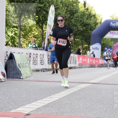 06.09.2026 - CURREX Alsterlauf Yannick Fuchs http://msf.ph/oto/10230701 06.09.2026 11:56:02 Ziel 1072, 1109, 1110, 1299, 1320, 1344, 8042, 8103, 8251, 8346 meine-sportfotos.de