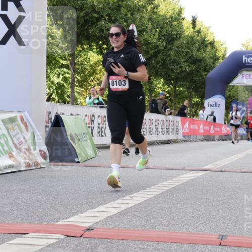 06.09.2026 - CURREX Alsterlauf Yannick Fuchs http://msf.ph/oto/10230704 06.09.2026 11:56:03 Ziel 1072, 1109, 1110, 1299, 1320, 1344, 8042, 8103 meine-sportfotos.de