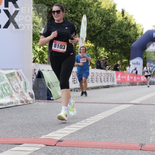 06.09.2026 - CURREX Alsterlauf Yannick Fuchs http://msf.ph/oto/10230706 06.09.2026 11:56:03 Ziel 1072, 1109, 1110, 1299, 1320, 1344, 8042, 8103 meine-sportfotos.de