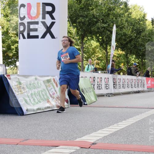 06.09.2026 - CURREX Alsterlauf Yannick Fuchs http://msf.ph/oto/10230710 06.09.2026 11:56:05 Ziel 1109, 1110, 1299, 1320, 1344, 8103, 8312 meine-sportfotos.de