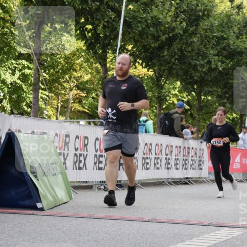 06.09.2026 - CURREX Alsterlauf Yannick Fuchs http://msf.ph/oto/10230747 06.09.2026 11:56:19 Ziel 1032, 1142, 1162, 1214, 8267 meine-sportfotos.de