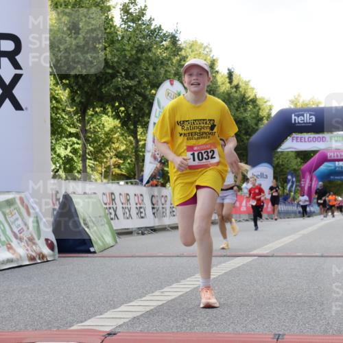 06.09.2026 - CURREX Alsterlauf Yannick Fuchs http://msf.ph/oto/10230763 06.09.2026 11:56:25 Ziel 1032, 1103, 1142, 1211, 8267 meine-sportfotos.de