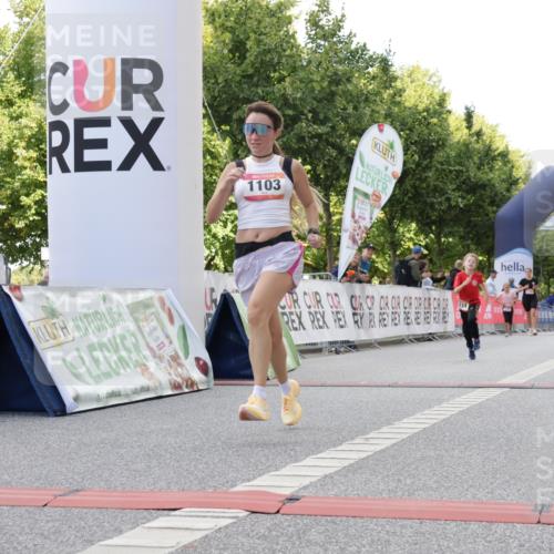 06.09.2026 - CURREX Alsterlauf Yannick Fuchs http://msf.ph/oto/10230766 06.09.2026 11:56:27 Ziel 1032, 1103, 1142, 1211, 8267 meine-sportfotos.de
