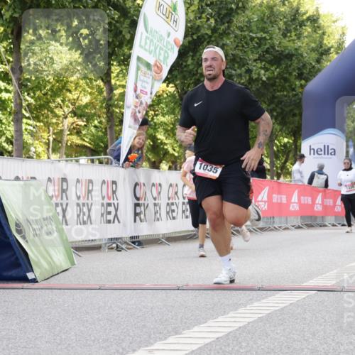 06.09.2026 - CURREX Alsterlauf Yannick Fuchs http://msf.ph/oto/10230778 06.09.2026 11:56:32 Ziel 1035, 1103, 1144, 1172, 1211 meine-sportfotos.de