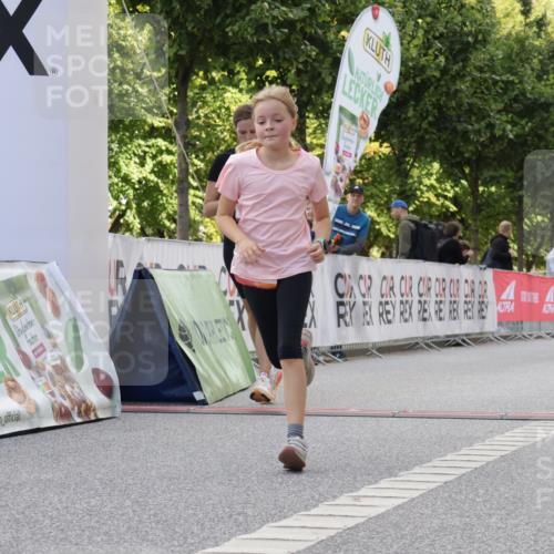 06.09.2026 - CURREX Alsterlauf Yannick Fuchs http://msf.ph/oto/10230788 06.09.2026 11:56:36 Ziel 1035, 1118, 1144, 1172, 1211, 1335 meine-sportfotos.de