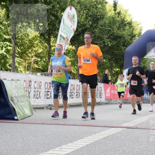 06.09.2026 - CURREX Alsterlauf Yannick Fuchs http://msf.ph/oto/10230805 06.09.2026 11:56:47 Ziel 1056, 1102, 1300, 1303, 1335, 1336, 6390 meine-sportfotos.de
