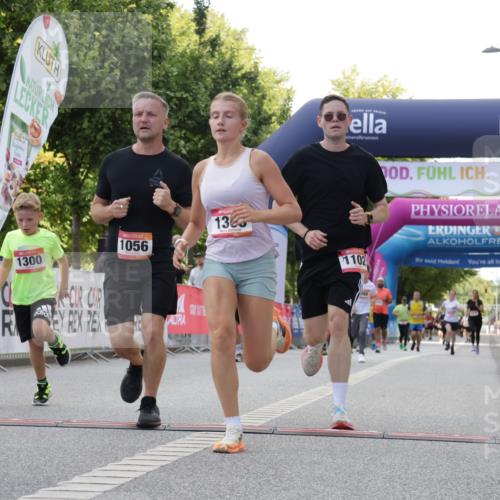06.09.2026 - CURREX Alsterlauf Yannick Fuchs http://msf.ph/oto/10230811 06.09.2026 11:56:49 Ziel 1056, 1102, 1148, 1300, 1303, 1336, 6390, 8098 meine-sportfotos.de