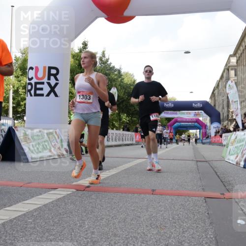 06.09.2026 - CURREX Alsterlauf Yannick Fuchs http://msf.ph/oto/10230819 06.09.2026 11:56:50 Ziel 1056, 1102, 1148, 1300, 1303, 1336, 6390, 8098 meine-sportfotos.de