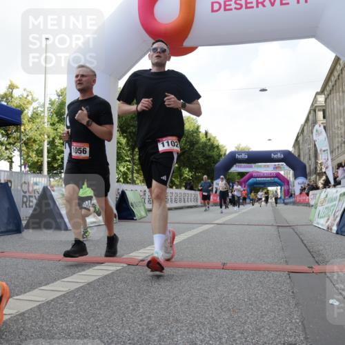 06.09.2026 - CURREX Alsterlauf Yannick Fuchs http://msf.ph/oto/10230821 06.09.2026 11:56:51 Ziel 1056, 1102, 1148, 1171, 1300, 1303, 1336, 6390, 8098 meine-sportfotos.de