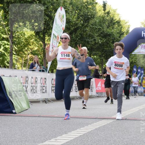 06.09.2026 - CURREX Alsterlauf Yannick Fuchs http://msf.ph/oto/10230827 06.09.2026 11:56:54 Ziel 1056, 1102, 1148, 1171, 1248, 1257, 1300, 1303, 1336, 6390, 8098, 8325 meine-sportfotos.de