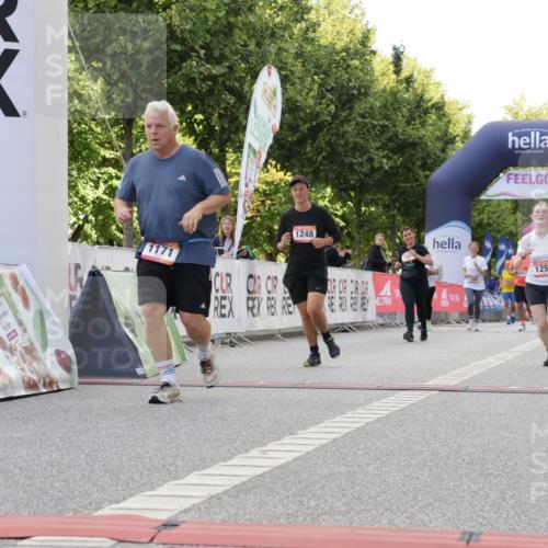 06.09.2026 - CURREX Alsterlauf Yannick Fuchs http://msf.ph/oto/10230838 06.09.2026 11:56:56 Ziel 1055, 1056, 1102, 1148, 1171, 1248, 1257, 1300, 1303, 8098, 8325, 8326 meine-sportfotos.de