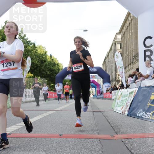 06.09.2026 - CURREX Alsterlauf Yannick Fuchs http://msf.ph/oto/10230874 06.09.2026 11:56:59 Ziel 1055, 1148, 1171, 1248, 1257, 1282, 1292, 8098, 8325, 8326 meine-sportfotos.de
