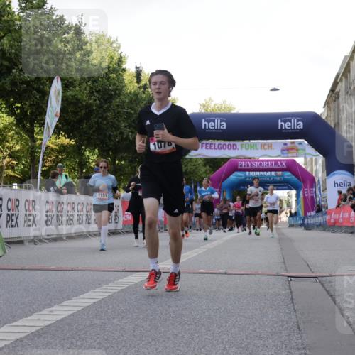 06.09.2026 - CURREX Alsterlauf Yannick Fuchs http://msf.ph/oto/10230884 06.09.2026 11:54:23 Ziel 1078, 1086, 1104, 1151, 1166, 1167, 1192, 1322, 1323, 1332, 1339, 8018, 8239, 8240 meine-sportfotos.de