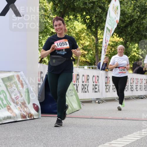 06.09.2026 - CURREX Alsterlauf Yannick Fuchs http://msf.ph/oto/10230923 06.09.2026 11:57:02 Ziel 1055, 1171, 1248, 1257, 1282, 1292, 8284, 8325, 8326 meine-sportfotos.de