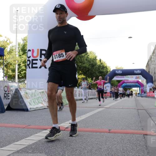 06.09.2026 - CURREX Alsterlauf Yannick Fuchs http://msf.ph/oto/10230926 06.09.2026 11:54:32 Ziel 1086, 1104, 1122, 1151, 1191, 1325, 1328, 1332, 1339, 8185, 8239, 8240 meine-sportfotos.de