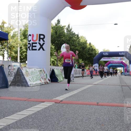 06.09.2026 - CURREX Alsterlauf Yannick Fuchs http://msf.ph/oto/10230933 06.09.2026 11:54:33 Ziel 1086, 1104, 1122, 1151, 1168, 1191, 1325, 1328, 1332, 1339, 8185, 8239, 8240 meine-sportfotos.de