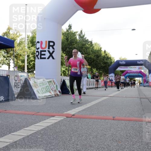 06.09.2026 - CURREX Alsterlauf Yannick Fuchs http://msf.ph/oto/10230934 06.09.2026 11:54:34 Ziel 1086, 1122, 1168, 1191, 1289, 1325, 1328, 1332, 1339, 8185, 8239, 8240 meine-sportfotos.de