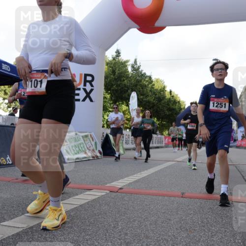 06.09.2026 - CURREX Alsterlauf Yannick Fuchs http://msf.ph/oto/10230991 06.09.2026 11:54:46 Ziel 1012, 1017, 1019, 1031, 1060, 1101, 1140, 1145, 1185, 1222, 1231, 1247, 1251, 1260, 1270, 1272, 1275, 1276, 1280, 1289, 1290, 1331 meine-sportfotos.de