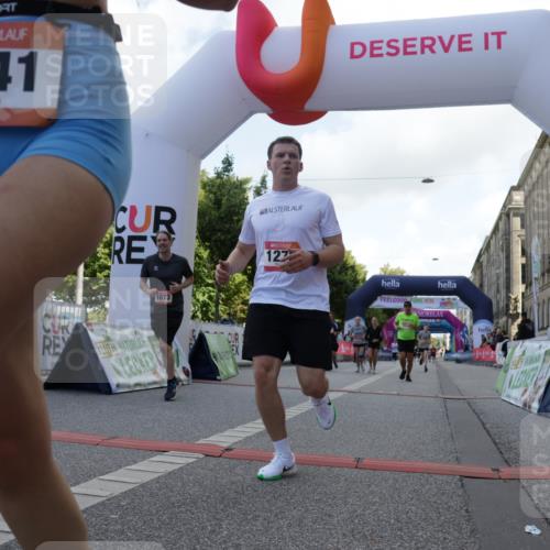 06.09.2026 - CURREX Alsterlauf Yannick Fuchs http://msf.ph/oto/10231076 06.09.2026 11:55:12 Ziel 1073, 1141, 1147, 1170, 1183, 1196, 1243, 1273, 1278, 1307, 1338, 1341, 8344 meine-sportfotos.de