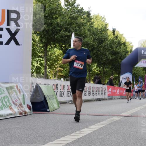 06.09.2026 - CURREX Alsterlauf Yannick Fuchs http://msf.ph/oto/10231098 06.09.2026 11:57:22 Ziel 1129, 1346, 8138 meine-sportfotos.de