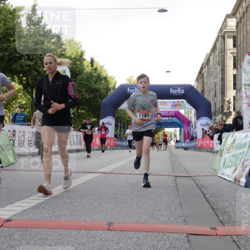 06.09.2026 - CURREX Alsterlauf Yannick Fuchs http://msf.ph/oto/10231100 06.09.2026 11:55:18 Ziel 1071, 1073, 1087, 1141, 1183, 1243, 1273, 1278, 1338, 8344 meine-sportfotos.de