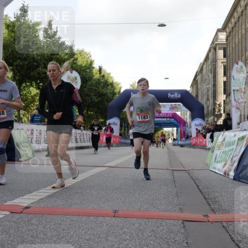 06.09.2026 - CURREX Alsterlauf Yannick Fuchs http://msf.ph/oto/10231101 06.09.2026 11:55:18 Ziel 1071, 1073, 1087, 1141, 1183, 1243, 1273, 1278, 1338, 8344 meine-sportfotos.de