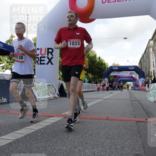 06.09.2026 - CURREX Alsterlauf Yannick Fuchs http://msf.ph/oto/10231134 06.09.2026 11:55:30 Ziel 1030, 1033, 1071, 1156, 1233, 1265, 1337, 8136 meine-sportfotos.de