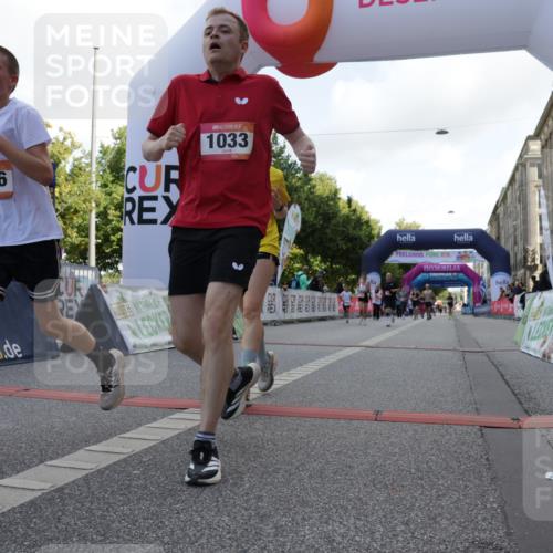 06.09.2026 - CURREX Alsterlauf Yannick Fuchs http://msf.ph/oto/10231135 06.09.2026 11:55:31 Ziel 1030, 1033, 1155, 1156, 1233, 1265, 1337, 8136 meine-sportfotos.de