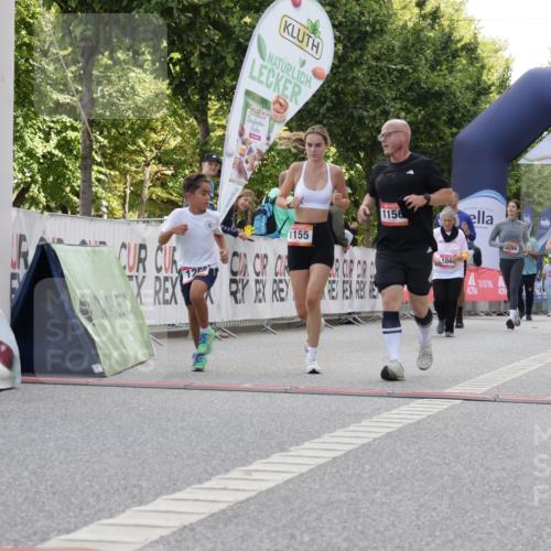 06.09.2026 - CURREX Alsterlauf Yannick Fuchs http://msf.ph/oto/10231143 06.09.2026 11:55:34 Ziel 1030, 1033, 1155, 1156, 1265, 8136 meine-sportfotos.de
