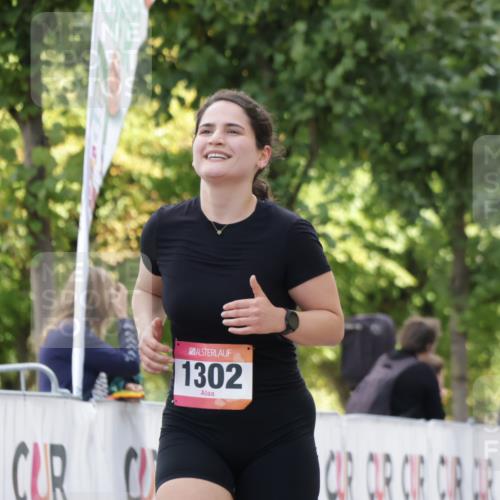 06.09.2026 - CURREX Alsterlauf Yannick Fuchs http://msf.ph/oto/10231150 06.09.2026 11:57:27 Ziel 1129, 1154, 1193, 1302 meine-sportfotos.de