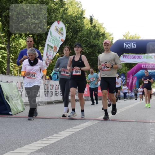 06.09.2026 - CURREX Alsterlauf Yannick Fuchs http://msf.ph/oto/10231157 06.09.2026 11:55:40 Ziel 1005, 1046, 1155, 1156, 1203, 1234, 1265, 1284, 1285, 1286, 1288, 1326 meine-sportfotos.de
