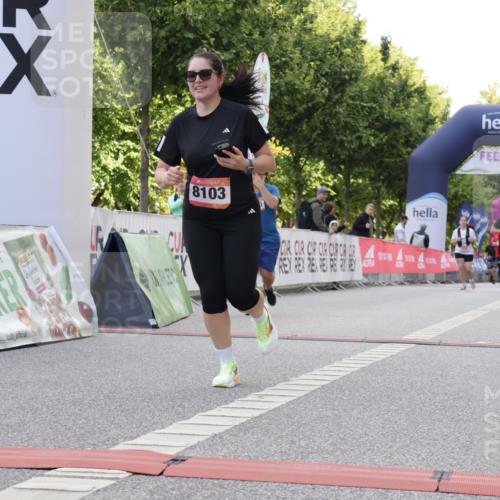 06.09.2026 - CURREX Alsterlauf Yannick Fuchs http://msf.ph/oto/10231236 06.09.2026 11:56:03 Ziel 1072, 1109, 1110, 1299, 1320, 1344, 8042, 8103 meine-sportfotos.de
