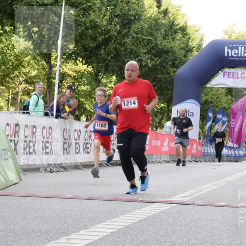 06.09.2026 - CURREX Alsterlauf Yannick Fuchs http://msf.ph/oto/10231264 06.09.2026 11:56:13 Ziel 1131, 1162, 1214, 8285, 8312 meine-sportfotos.de