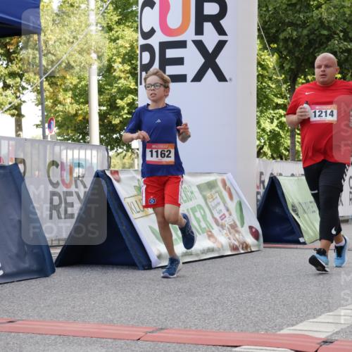 06.09.2026 - CURREX Alsterlauf Yannick Fuchs http://msf.ph/oto/10231272 06.09.2026 11:56:14 Ziel 1131, 1162, 1214, 8285, 8312 meine-sportfotos.de