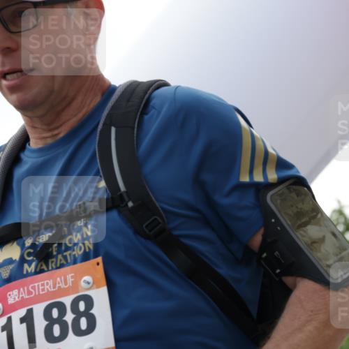 06.09.2026 - CURREX Alsterlauf Yannick Fuchs http://msf.ph/oto/10231315 06.09.2026 11:57:39 Ziel 1174, 1187, 1188, 1193, 1210, 2484 meine-sportfotos.de
