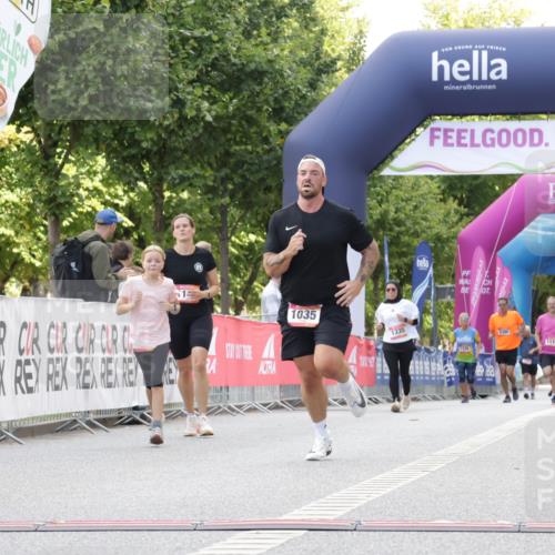 06.09.2026 - CURREX Alsterlauf Yannick Fuchs http://msf.ph/oto/10231319 06.09.2026 11:56:31 Ziel 1032, 1035, 1103, 1144, 1172, 1211 meine-sportfotos.de