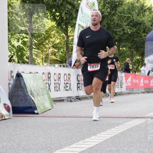 06.09.2026 - CURREX Alsterlauf Yannick Fuchs http://msf.ph/oto/10231325 06.09.2026 11:56:33 Ziel 1035, 1103, 1144, 1172, 1211 meine-sportfotos.de
