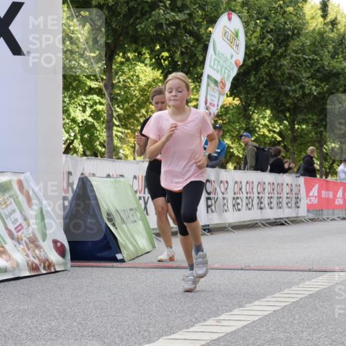 06.09.2026 - CURREX Alsterlauf Yannick Fuchs http://msf.ph/oto/10231334 06.09.2026 11:56:35 Ziel 1035, 1118, 1144, 1172, 1211 meine-sportfotos.de