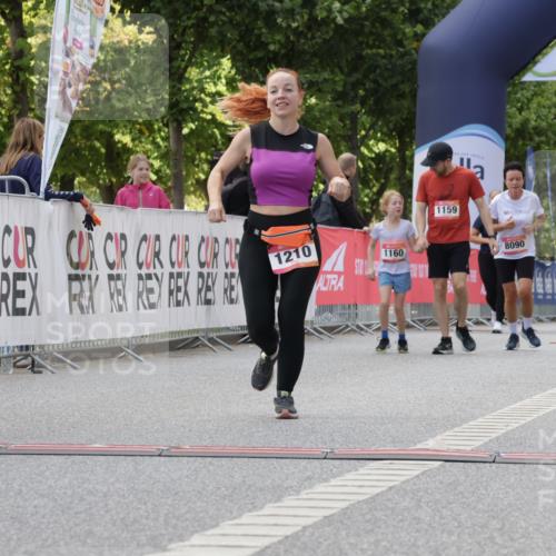 06.09.2026 - CURREX Alsterlauf Yannick Fuchs http://msf.ph/oto/10231354 06.09.2026 11:57:43 Ziel 1187, 1188, 1210, 1246, 2484 meine-sportfotos.de