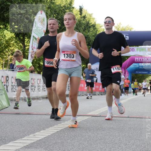 06.09.2026 - CURREX Alsterlauf Yannick Fuchs http://msf.ph/oto/10231366 06.09.2026 11:56:50 Ziel 1056, 1102, 1148, 1300, 1303, 1336, 6390, 8098 meine-sportfotos.de