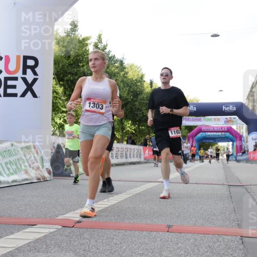 06.09.2026 - CURREX Alsterlauf Yannick Fuchs http://msf.ph/oto/10231371 06.09.2026 11:56:50 Ziel 1056, 1102, 1148, 1300, 1303, 1336, 6390, 8098 meine-sportfotos.de