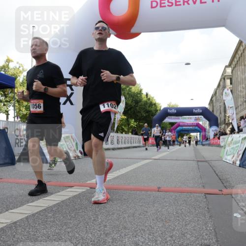 06.09.2026 - CURREX Alsterlauf Yannick Fuchs http://msf.ph/oto/10231375 06.09.2026 11:56:51 Ziel 1056, 1102, 1148, 1171, 1300, 1303, 1336, 6390, 8098 meine-sportfotos.de