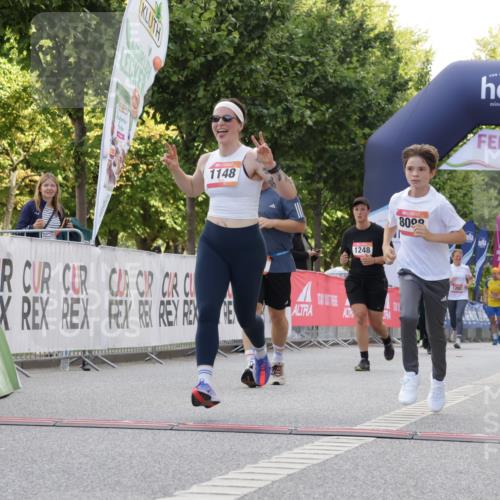 06.09.2026 - CURREX Alsterlauf Yannick Fuchs http://msf.ph/oto/10231378 06.09.2026 11:56:53 Ziel 1056, 1102, 1148, 1171, 1248, 1257, 1300, 1303, 1336, 6390, 8098 meine-sportfotos.de