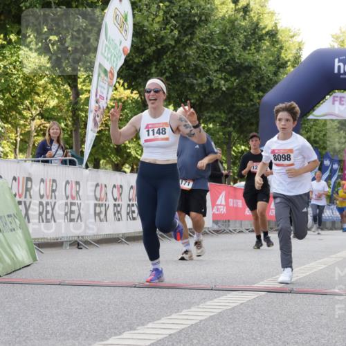 06.09.2026 - CURREX Alsterlauf Yannick Fuchs http://msf.ph/oto/10231379 06.09.2026 11:56:53 Ziel 1056, 1102, 1148, 1171, 1248, 1257, 1300, 1303, 1336, 6390, 8098 meine-sportfotos.de