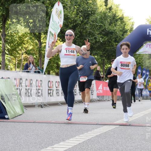 06.09.2026 - CURREX Alsterlauf Yannick Fuchs http://msf.ph/oto/10231380 06.09.2026 11:56:54 Ziel 1056, 1102, 1148, 1171, 1248, 1257, 1300, 1303, 1336, 6390, 8098, 8325 meine-sportfotos.de