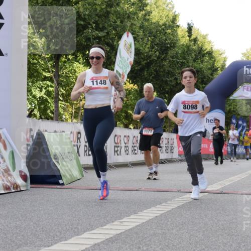 06.09.2026 - CURREX Alsterlauf Yannick Fuchs http://msf.ph/oto/10231384 06.09.2026 11:56:54 Ziel 1056, 1102, 1148, 1171, 1248, 1257, 1300, 1303, 1336, 6390, 8098, 8325 meine-sportfotos.de