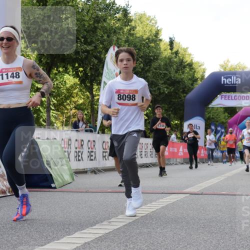 06.09.2026 - CURREX Alsterlauf Yannick Fuchs http://msf.ph/oto/10231386 06.09.2026 11:56:55 Ziel 1056, 1102, 1148, 1171, 1248, 1257, 1300, 1303, 1336, 6390, 8098, 8325 meine-sportfotos.de
