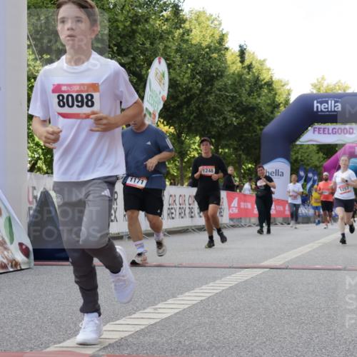 06.09.2026 - CURREX Alsterlauf Yannick Fuchs http://msf.ph/oto/10231391 06.09.2026 11:56:56 Ziel 1055, 1056, 1102, 1148, 1171, 1248, 1257, 1300, 1303, 8098, 8325, 8326 meine-sportfotos.de